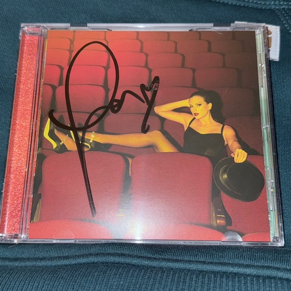 Taylor Swift The Life of a Showgirl Signed CD - Picture 1 of 1